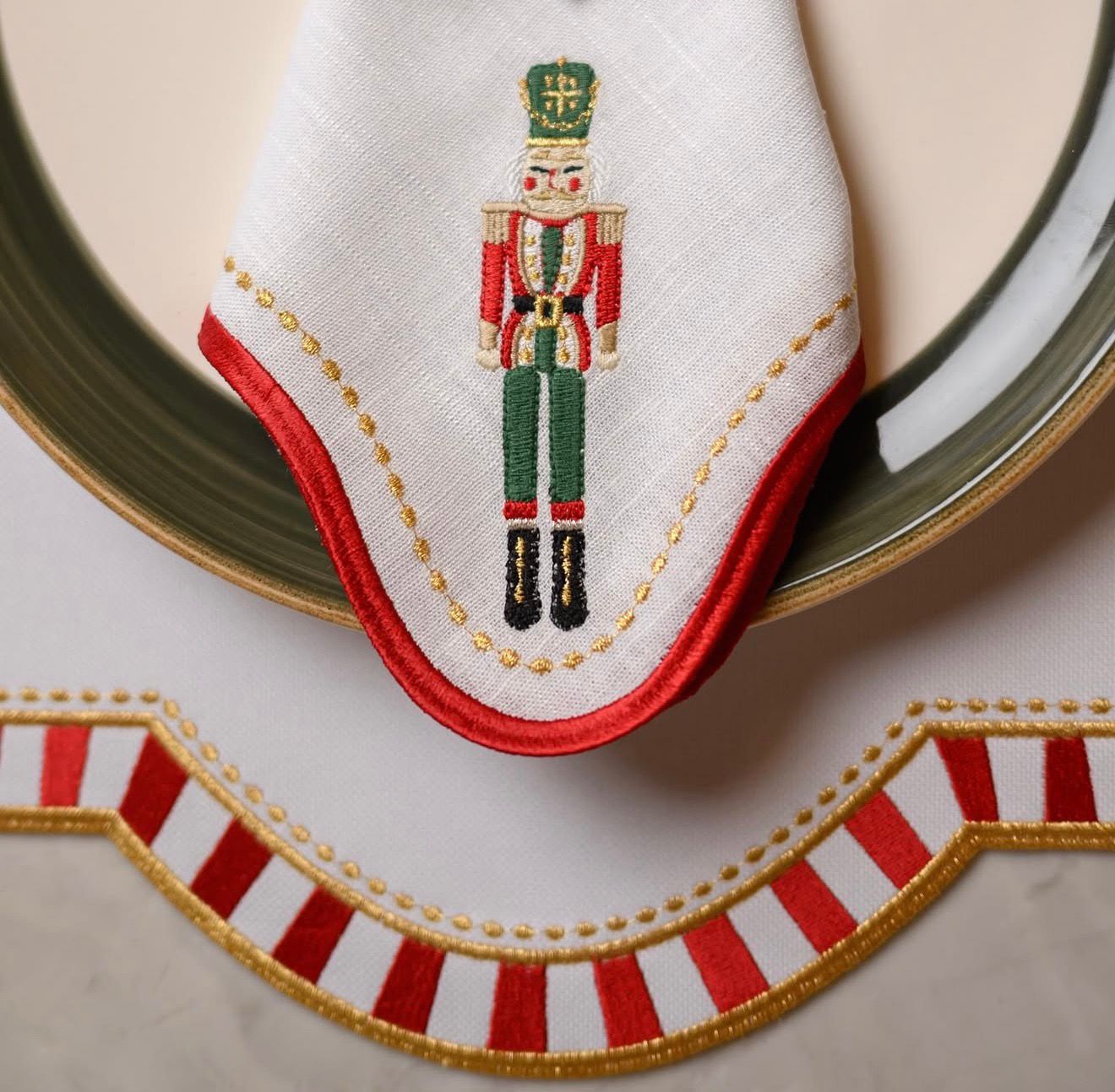 Embroidered Linen Christmas - Set of 4